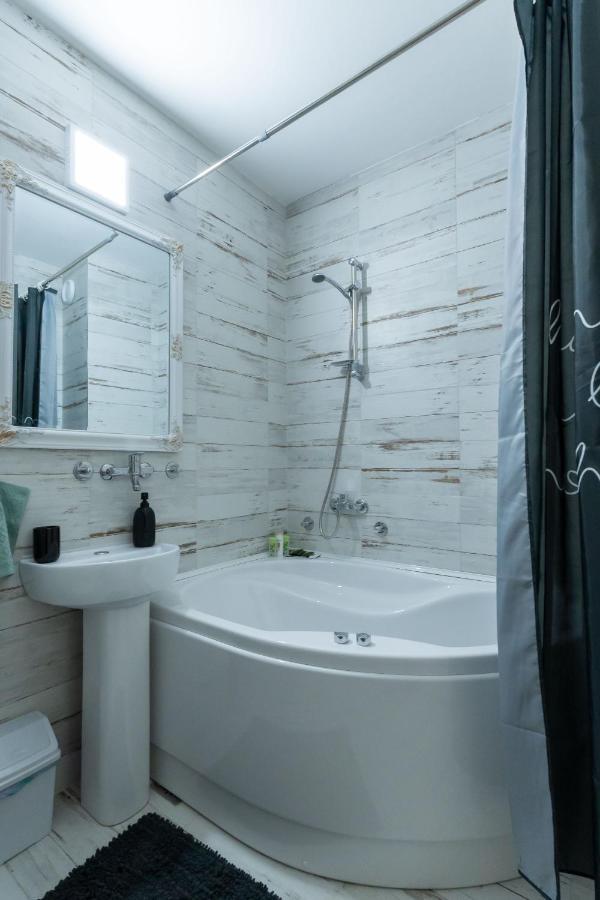 Heart Of Zemun Appartement Belgrado Buitenkant foto